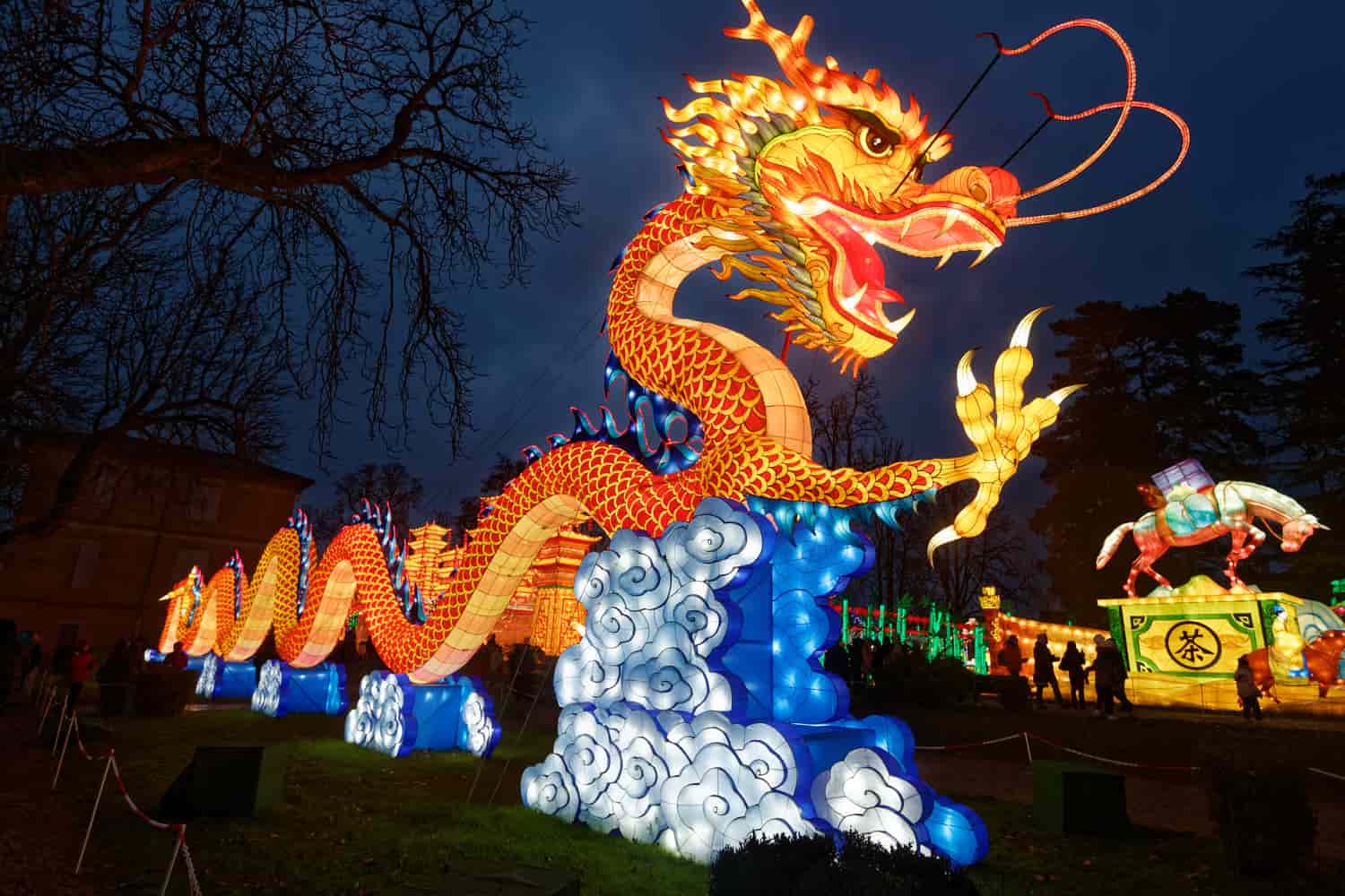 اژدهای چینی اعتقاد به اژدها در تمام شهرهای چین در بهروزسیر