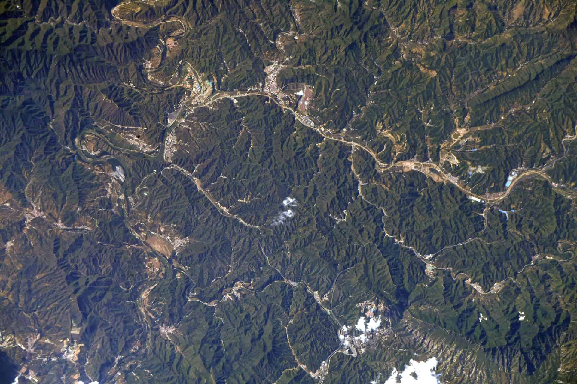 عکس دیوار بزرگ چین از فضا | دیوار بزرگ چین از فضا با ابزار قابل مشاهده است.