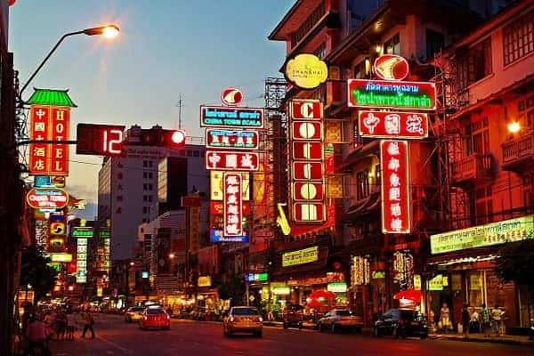 خیابان معروف تایلند جاده یاووارات در شهر چینی