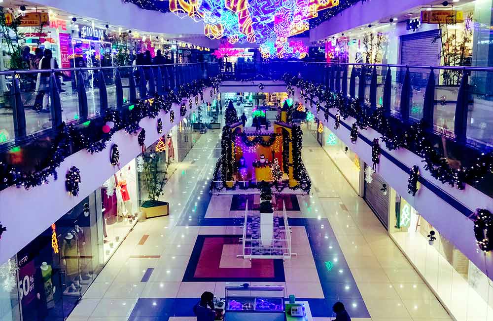 مرکز خرید زد اسکوئر مال یکی از مراکز خرید بزرگ و زیبا در هند