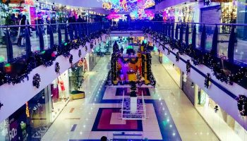 مرکز خرید زد اسکوئر مال یکی از مراکز خرید بزرگ و زیبا در هند