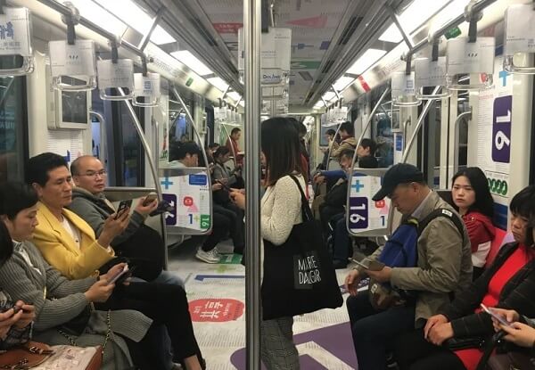 استفاده ار مترو چین برای گردشگران